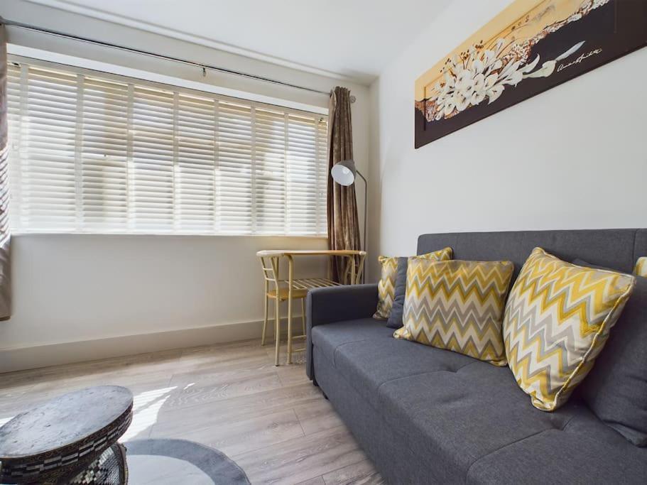 Fabulous Quiet Chelmsford Apartment - Free Parking Kültér fotó