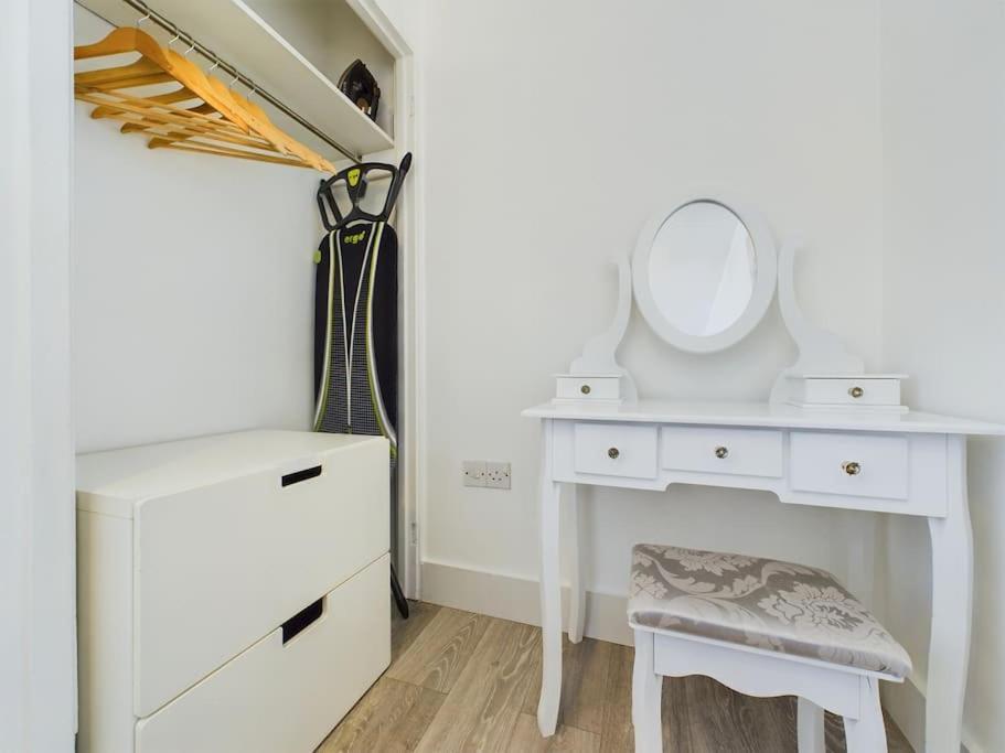 Fabulous Quiet Chelmsford Apartment - Free Parking Kültér fotó
