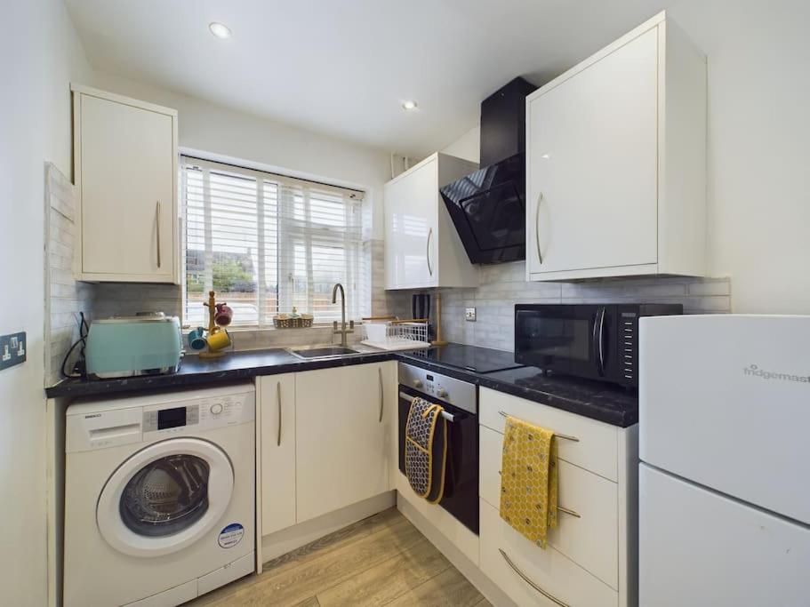 Fabulous Quiet Chelmsford Apartment - Free Parking Kültér fotó