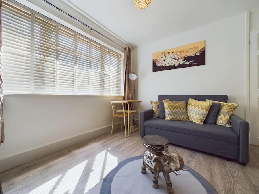 Fabulous Quiet Chelmsford Apartment - Free Parking Kültér fotó