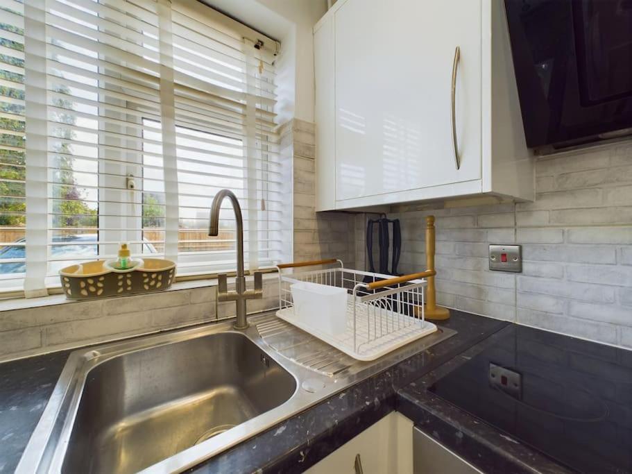 Fabulous Quiet Chelmsford Apartment - Free Parking Kültér fotó