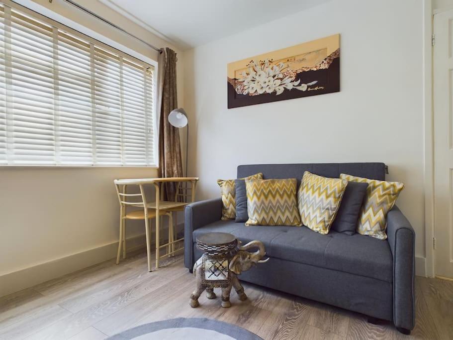 Fabulous Quiet Chelmsford Apartment - Free Parking Kültér fotó